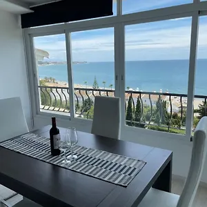 modern-apartment-with-sea-view-close-to-marbella.1costadelsol.com/